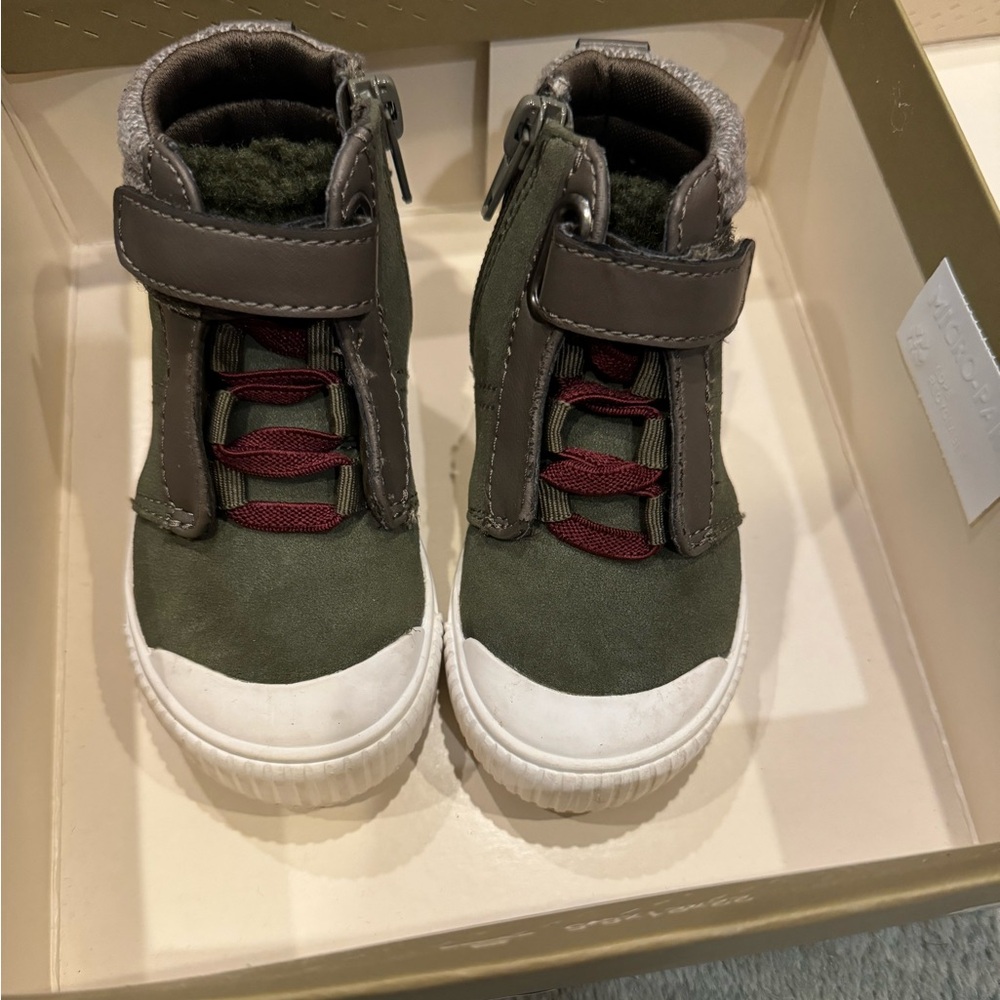 Tucker and tate toddler hightop shoe